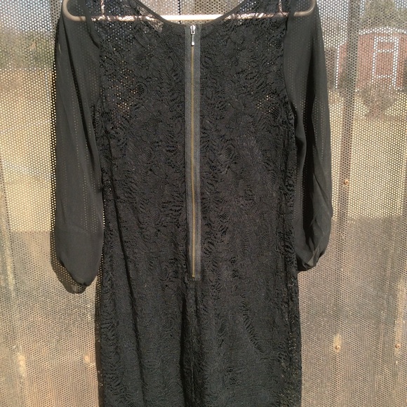 Black lace dress - Picture 2 of 2